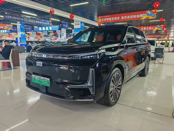 Geely M9 2025 Model 210km 4WD Pilot Edition – фото 1