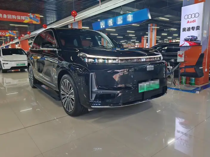 Geely M9 2025 Model 210km 4WD Pilot Edition – фото 2
