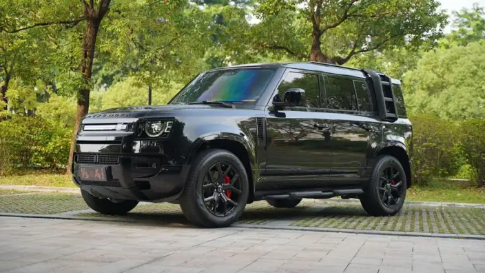 Land Rover Defender 2023 Model Facelift 110 P400 X-Dynamic HSE – фото 1