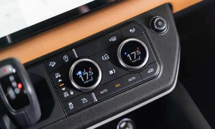 Land Rover Defender 2023 Model Facelift 110 P400 X-Dynamic HSE – фото 11