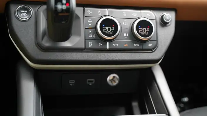 Land Rover Defender 2023 Model Facelift 110 P400 X-Dynamic HSE – фото 14