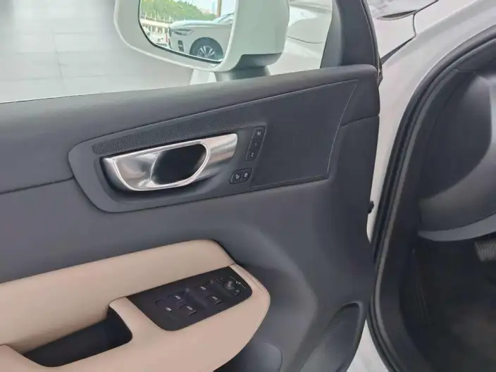 Volvo XC60 PHEV 2026 Model T8 4WD Long Battery Life Pro Smart Range Deluxe Edition – фото 10