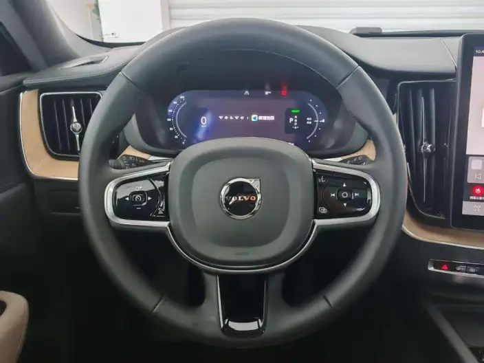 Volvo XC60 PHEV 2026 Model T8 4WD Long Battery Life Pro Smart Range Deluxe Edition – фото 19