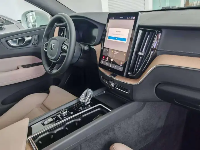 Volvo XC60 PHEV 2026 Model T8 4WD Long Battery Life Pro Smart Range Deluxe Edition – фото 21