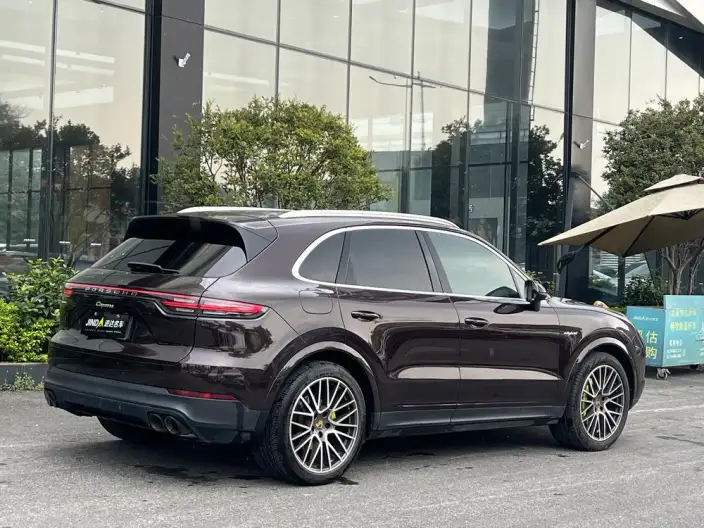 Cayenne E-Hybrid 2021 Model Cayenne E-Hybrid 2.0T – фото 2