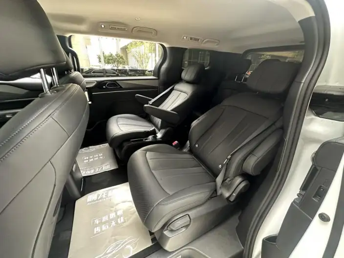 BYD M9 2025 Model 1060 Pilot Edition – фото 10