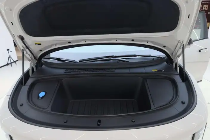 Li Auto i6 2025 Model 2WD Standard Edition – фото 9