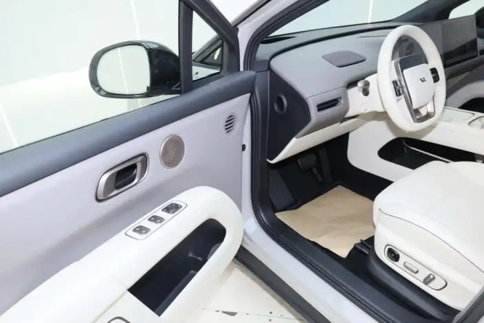 Li Auto i6 2025 Model 2WD Standard Edition – фото 29
