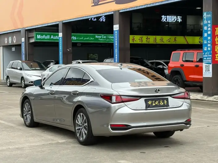 Lexus ES 2021 Model 200 Superior Edition – фото 4