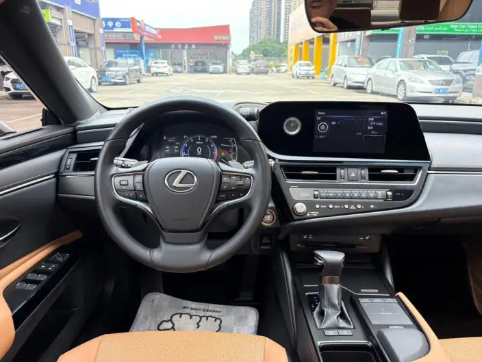 Lexus ES 2021 Model 200 Superior Edition – фото 13