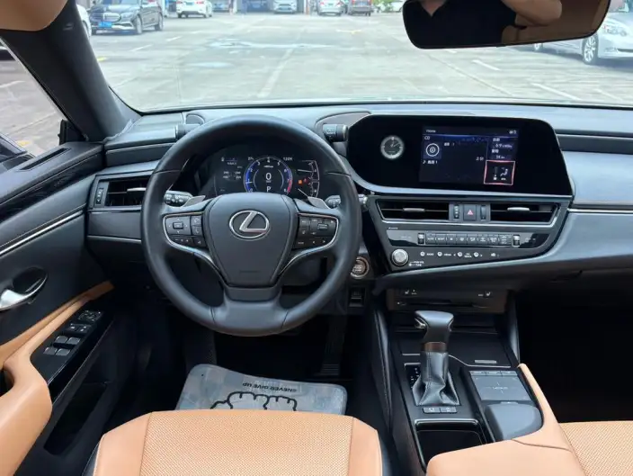 Lexus ES 2021 Model 200 Superior Edition – фото 17