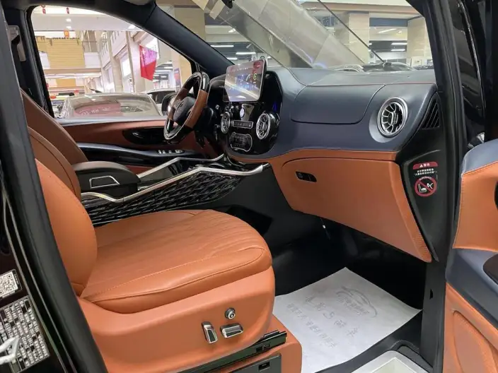 Viano 2023 Model 2.0T Elite Edition 7 seat – фото 8
