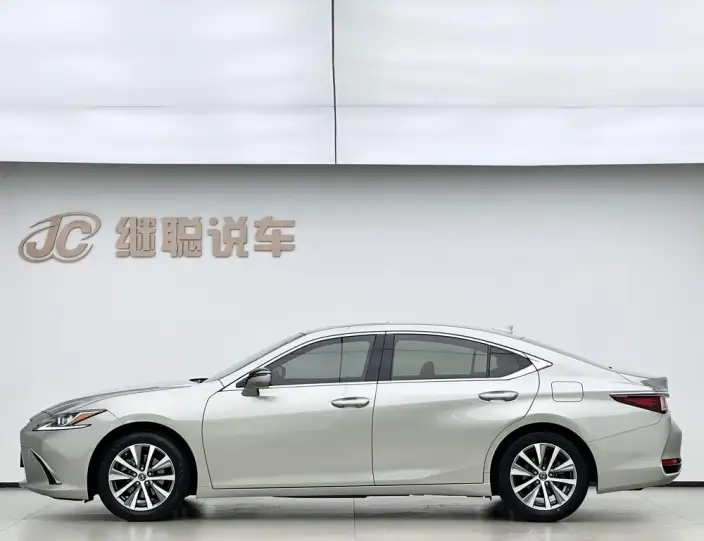 Lexus ES 2020 Model 260 Superior Edition China VI – фото 3