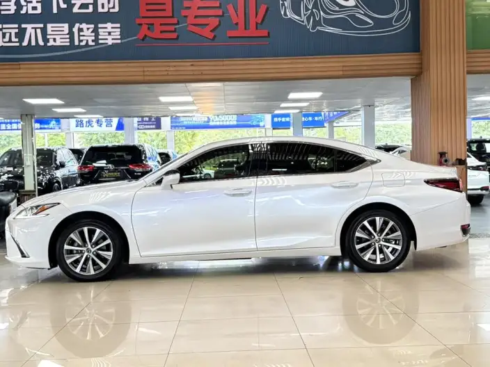 Lexus ES 2020 Model 200 Superior Edition China VI – фото 4