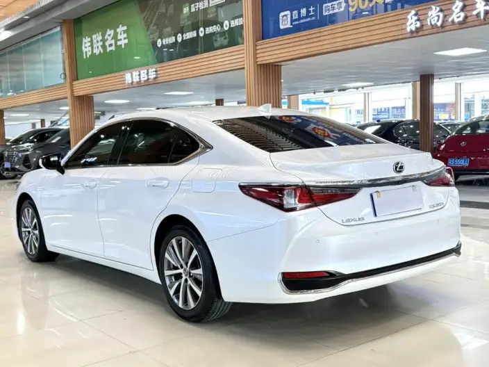 Lexus ES 2020 Model 200 Superior Edition China VI – фото 5