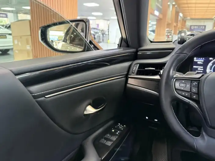 Lexus ES 2020 Model 200 Superior Edition China VI – фото 9
