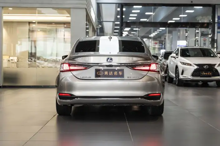 Lexus ES 2020 Model 300h Executive Edition China VI – фото 4