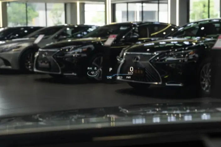 Lexus ES 2020 Model 300h Executive Edition China VI – фото 11