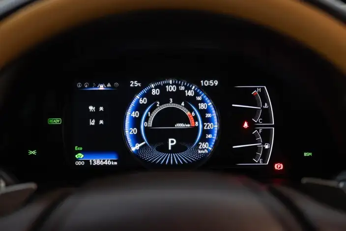 Lexus ES 2020 Model 300h Executive Edition China VI – фото 17