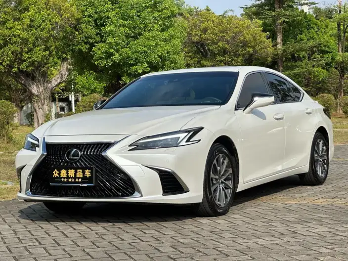 Lexus ES 2025 Model 200 Premium – фото 1