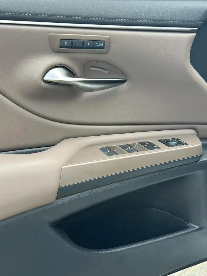 Lexus ES 2025 Model 200 Premium – фото 8