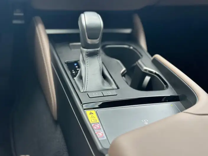 Lexus ES 2025 Model 200 Premium – фото 15