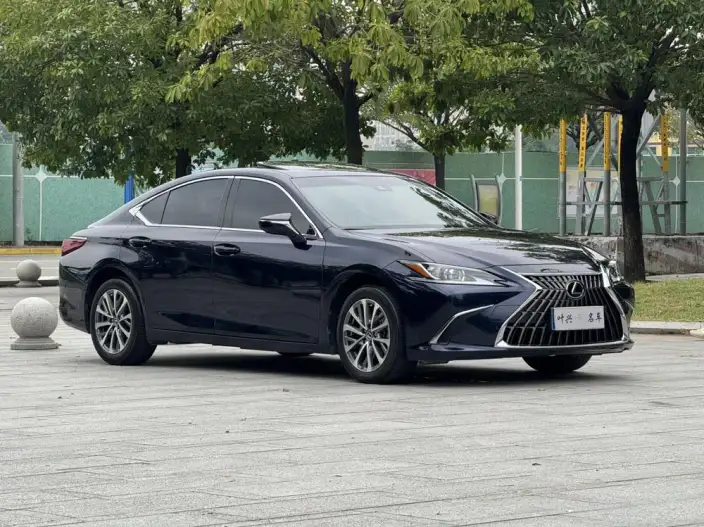 Lexus ES 2022 Model 200 Superior Edition – фото 3