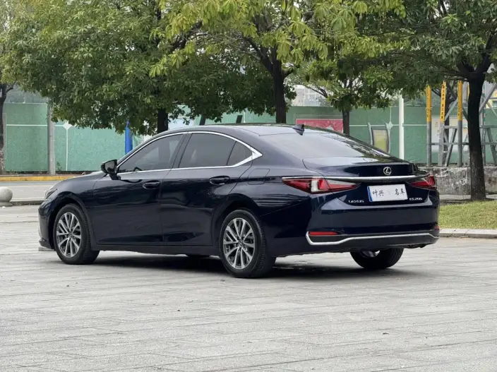 Lexus ES 2022 Model 200 Superior Edition – фото 4