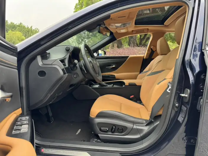 Lexus ES 2022 Model 200 Superior Edition – фото 13