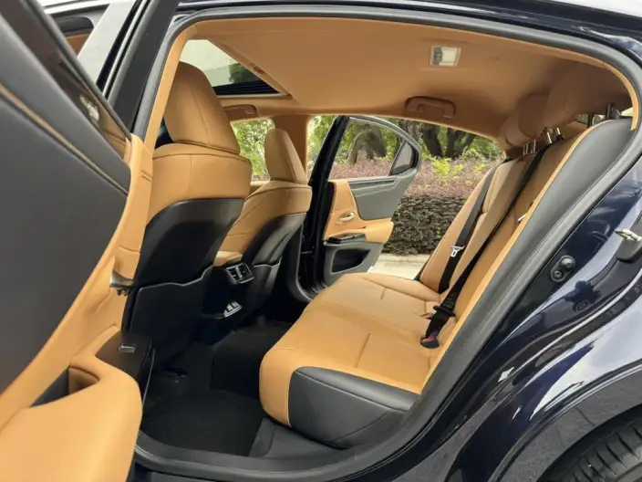 Lexus ES 2022 Model 200 Superior Edition – фото 14