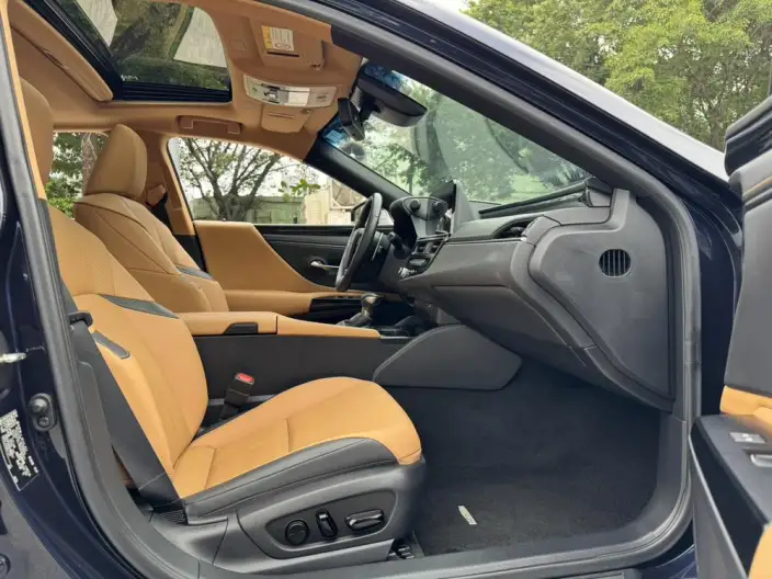 Lexus ES 2022 Model 200 Superior Edition – фото 15