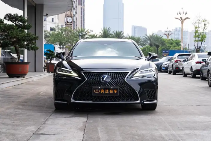 Lexus LS 2021 Model 500h Deluxe Edition – фото 2