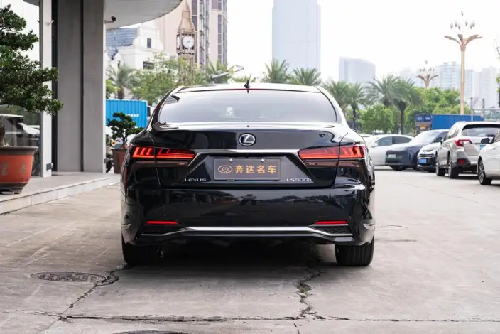 Lexus LS 2021 Model 500h Deluxe Edition – фото 4