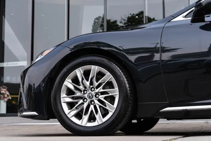 Lexus LS 2021 Model 500h Deluxe Edition – фото 8