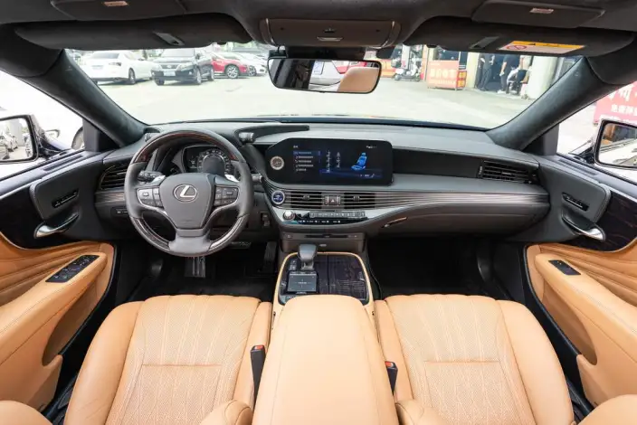 Lexus LS 2021 Model 500h Deluxe Edition – фото 16