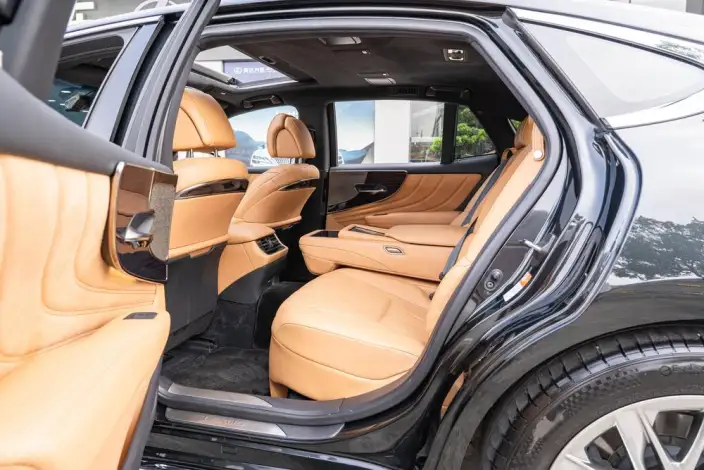 Lexus LS 2021 Model 500h Deluxe Edition – фото 22