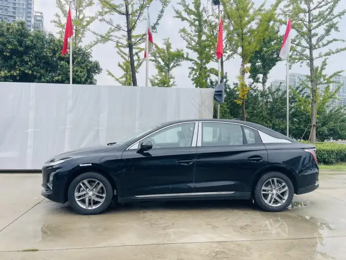 Hongqi E-QM5 2025 Model 500KM Travel Edition – фото 4