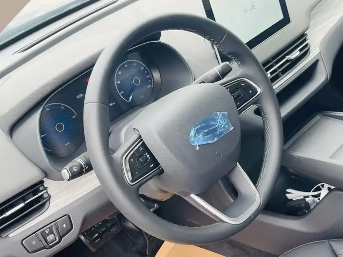 Hongqi E-QM5 2025 Model 500KM Travel Edition – фото 13