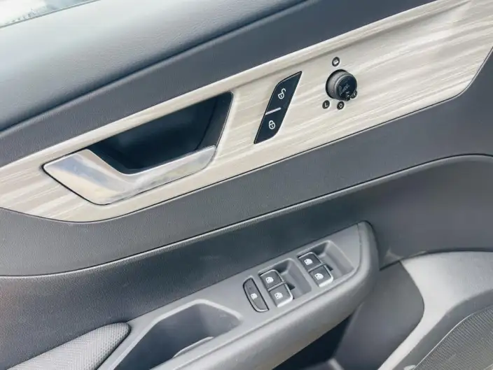 Hongqi E-QM5 2025 Model 500KM Travel Edition – фото 18