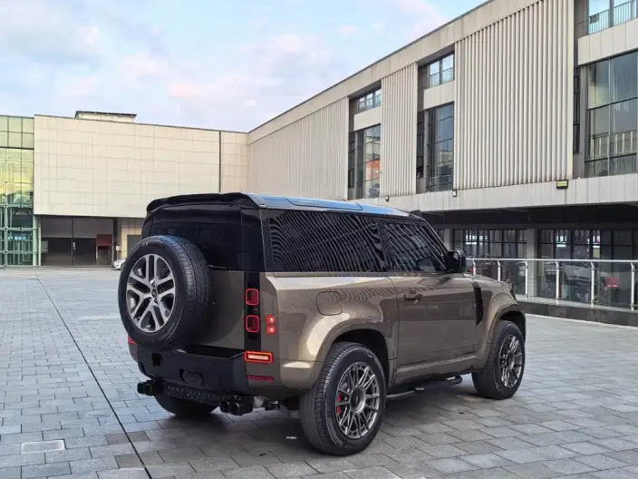 Land Rover Defender 2023 Model Facelift 90 3.0T P400 XS – фото 6