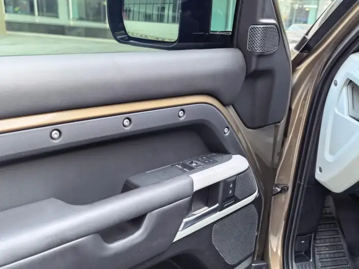 Land Rover Defender 2023 Model Facelift 90 3.0T P400 XS – фото 8