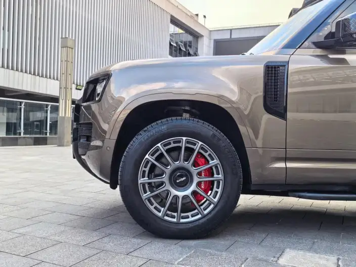 Land Rover Defender 2023 Model Facelift 90 3.0T P400 XS – фото 9