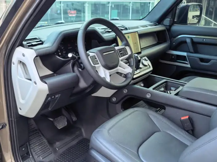 Land Rover Defender 2023 Model Facelift 90 3.0T P400 XS – фото 12