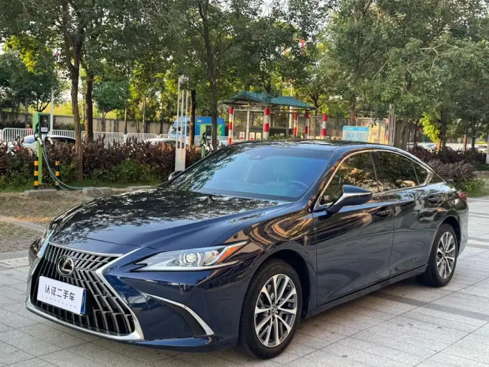 Lexus ES 2022 Model 200 Superior Edition – фото 1