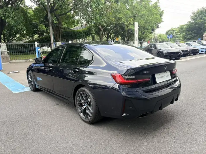 BMW 3 Series 2026 Model 330Li M Sports Night Set – фото 4