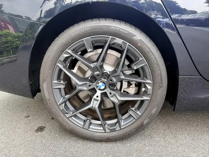 BMW 3 Series 2026 Model 330Li M Sports Night Set – фото 7