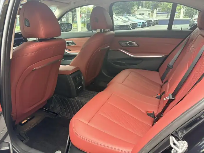 BMW 3 Series 2026 Model 330Li M Sports Night Set – фото 19