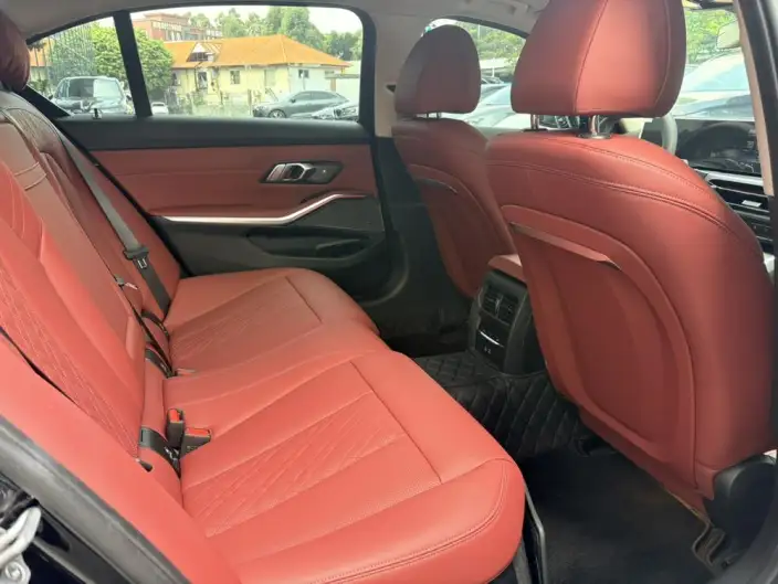 BMW 3 Series 2026 Model 330Li M Sports Night Set – фото 20