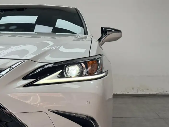 Lexus ES 2022 Model 200 Superior Edition – фото 7
