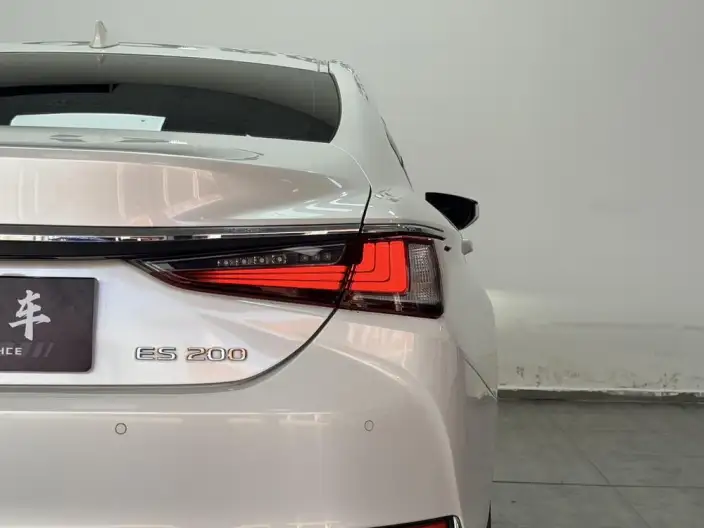 Lexus ES 2022 Model 200 Superior Edition – фото 8